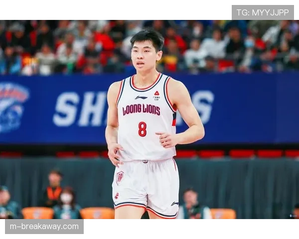 突发:广州龙狮主力前锋崔永熙比赛中疑似腿部拉伤,退出比赛 突发:广州龙狮主力前锋崔永熙比赛中疑似腿部拉伤,退出比赛